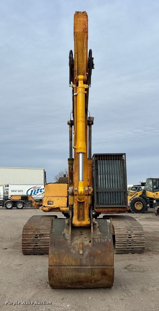 image for item FG1576 2000 Komatsu PC 220 LC excavator