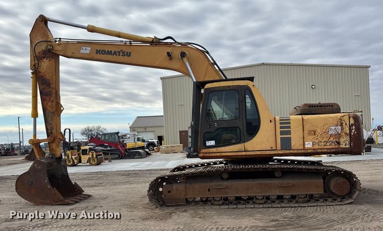 image for item FG1576 2000 Komatsu PC 220 LC excavator
