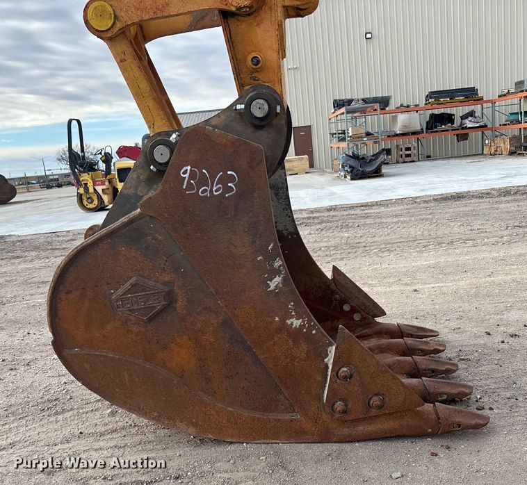 image for item FG1576 2000 Komatsu PC 220 LC excavator