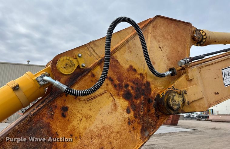 image for item FG1576 2000 Komatsu PC 220 LC excavator