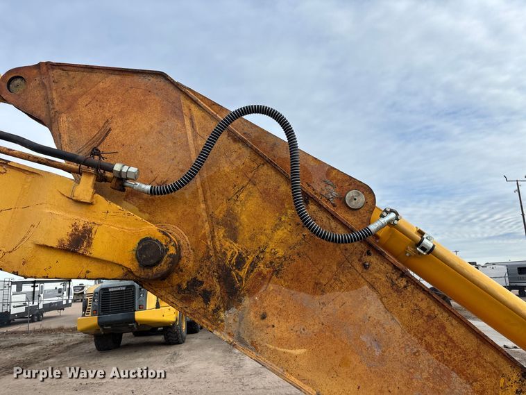 image for item FG1576 2000 Komatsu PC 220 LC excavator