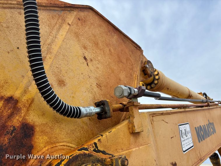 image for item FG1576 2000 Komatsu PC 220 LC excavator