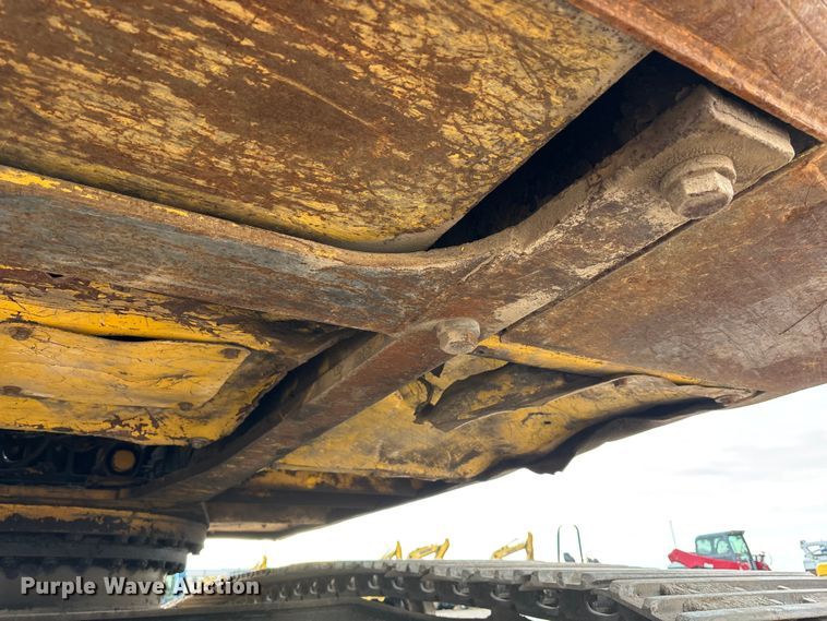 image for item FG1576 2000 Komatsu PC 220 LC excavator