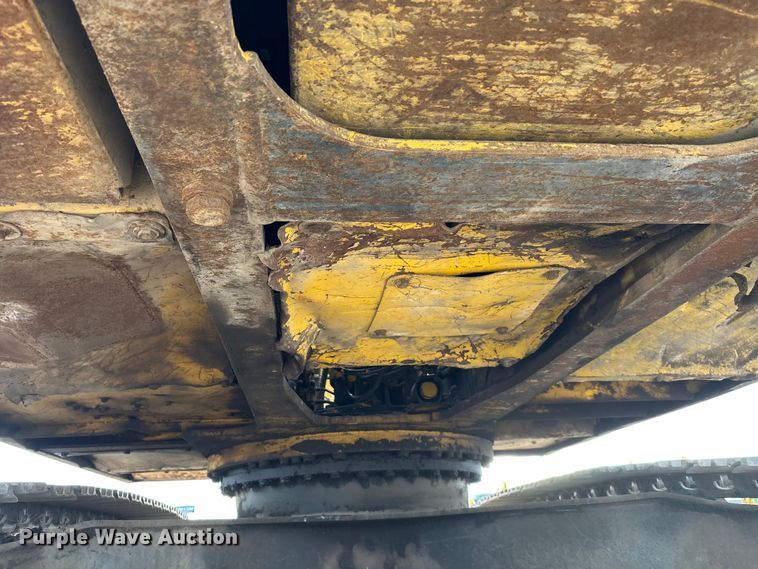 image for item FG1576 2000 Komatsu PC 220 LC excavator