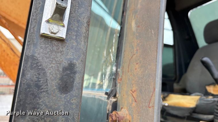 image for item FG1576 2000 Komatsu PC 220 LC excavator