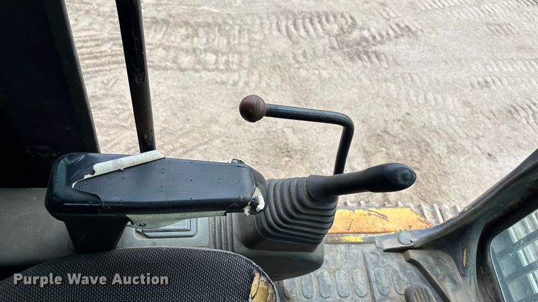 image for item FG1576 2000 Komatsu PC 220 LC excavator