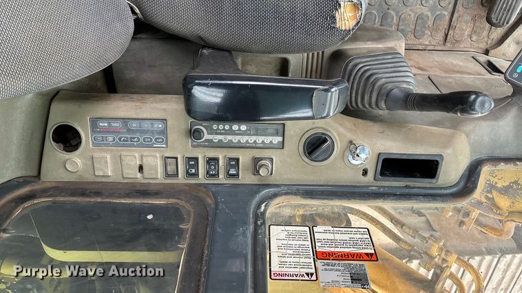 image for item FG1576 2000 Komatsu PC 220 LC excavator