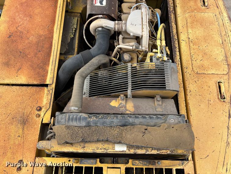 image for item FG1576 2000 Komatsu PC 220 LC excavator