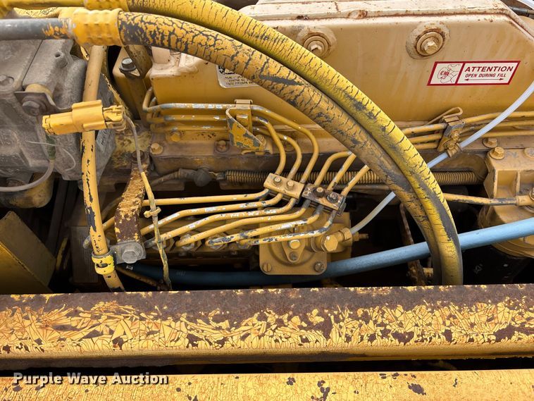 image for item FG1576 2000 Komatsu PC 220 LC excavator