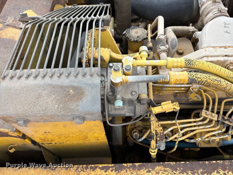 image for item FG1576 2000 Komatsu PC 220 LC excavator