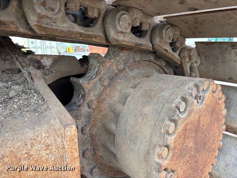image for item FG1576 2000 Komatsu PC 220 LC excavator