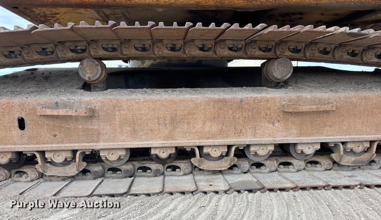 image for item FG1576 2000 Komatsu PC 220 LC excavator