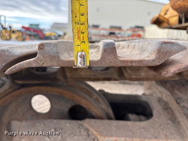 image for item FG1576 2000 Komatsu PC 220 LC excavator