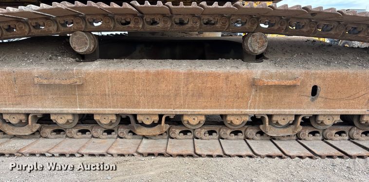 image for item FG1576 2000 Komatsu PC 220 LC excavator