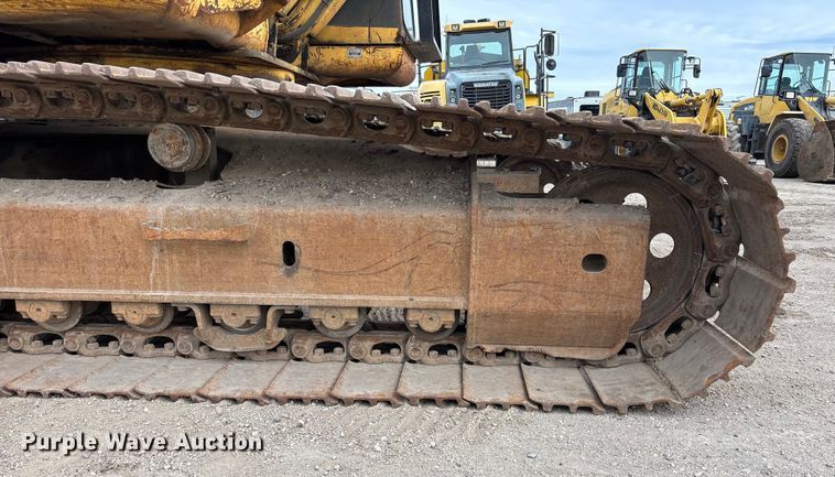 image for item FG1576 2000 Komatsu PC 220 LC excavator