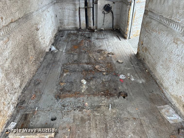 image for item FG1582 2008 Morgan truck box