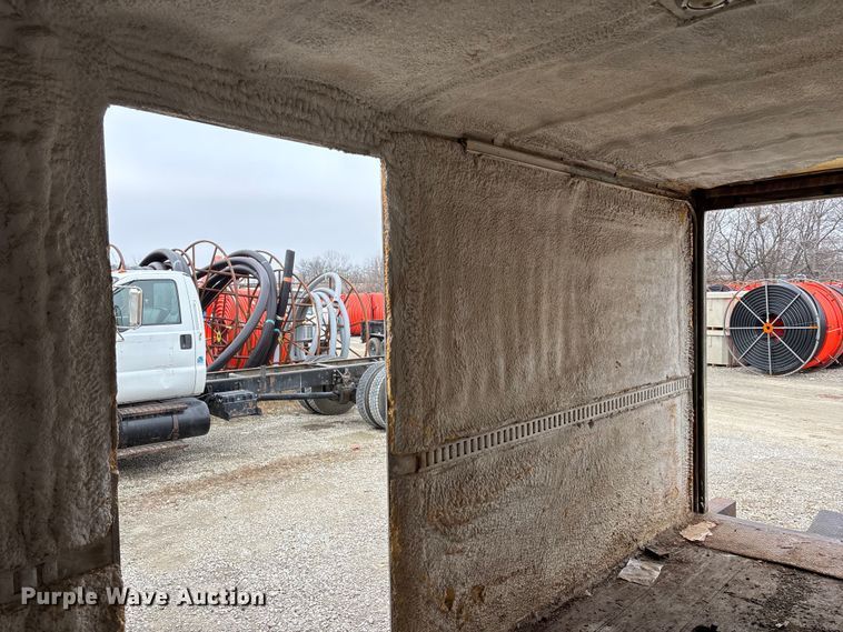 image for item FG1582 2008 Morgan truck box