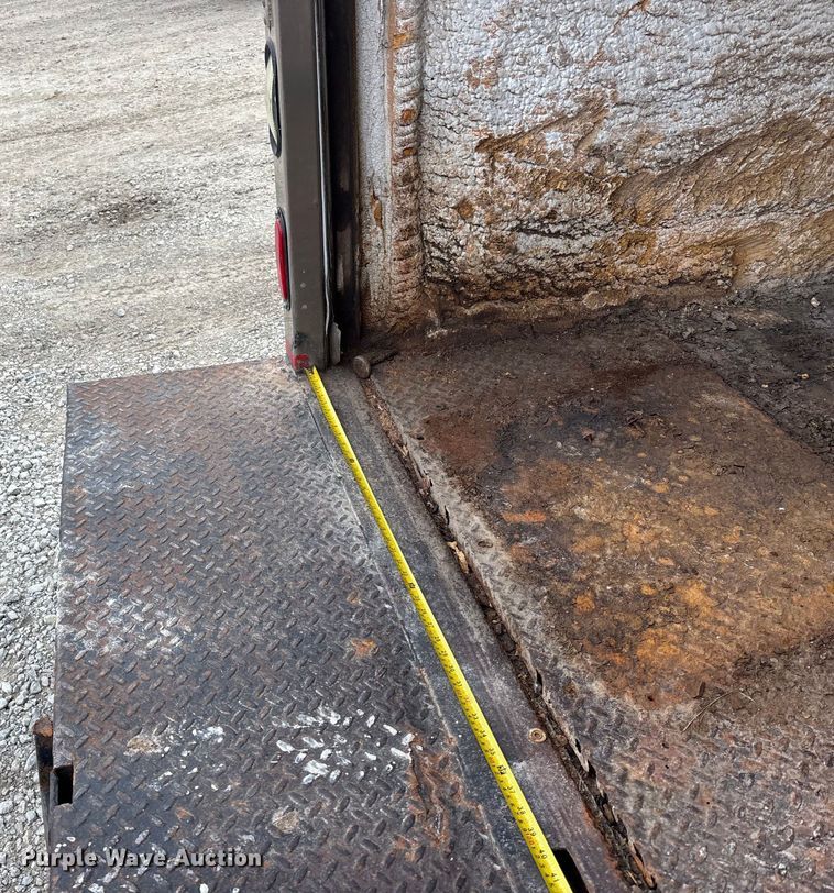 image for item FG1582 2008 Morgan truck box