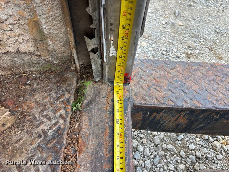 image for item FG1582 2008 Morgan truck box