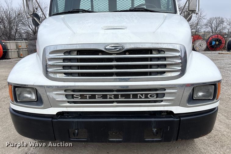 image for item FG1584 2005 Sterling flatbed truck