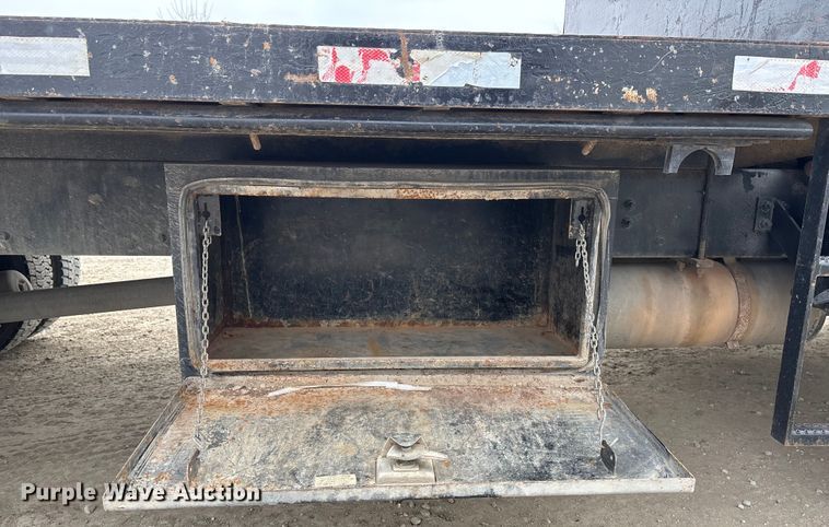 image for item FG1584 2005 Sterling flatbed truck