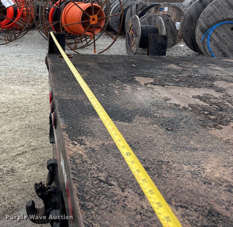 image for item FG1584 2005 Sterling flatbed truck