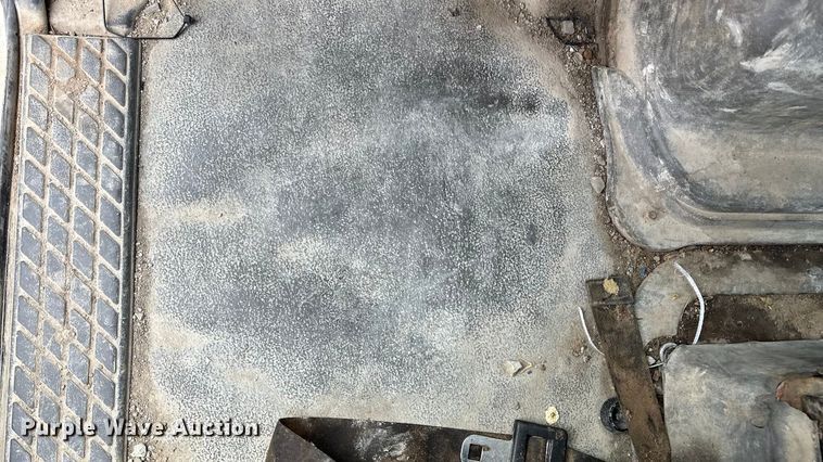 image for item FG1584 2005 Sterling flatbed truck