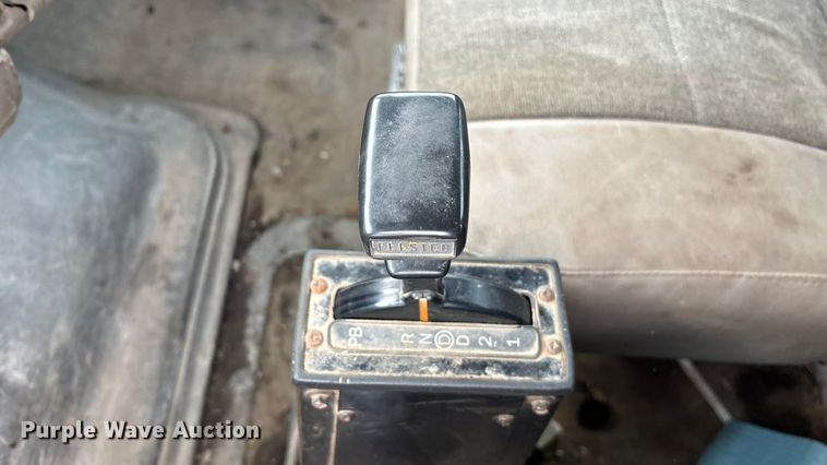 image for item FG1584 2005 Sterling flatbed truck