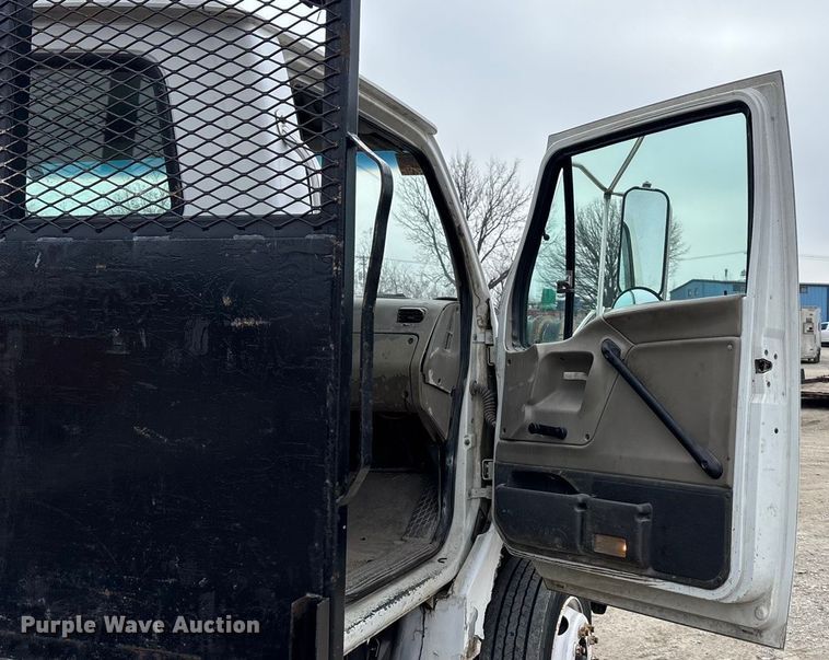 image for item FG1584 2005 Sterling flatbed truck