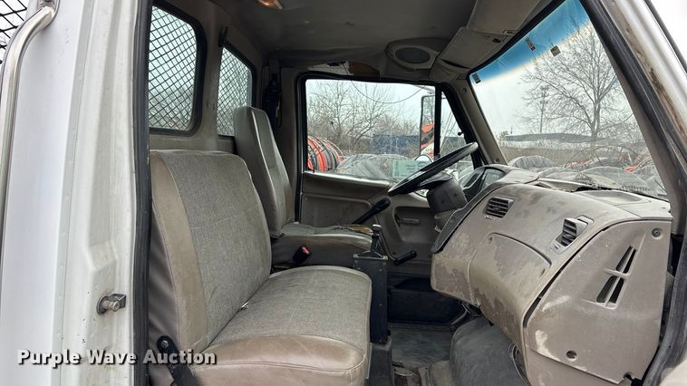 image for item FG1584 2005 Sterling flatbed truck