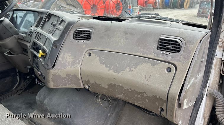 image for item FG1584 2005 Sterling flatbed truck