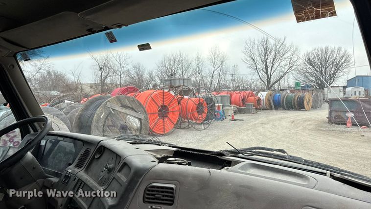 image for item FG1584 2005 Sterling flatbed truck