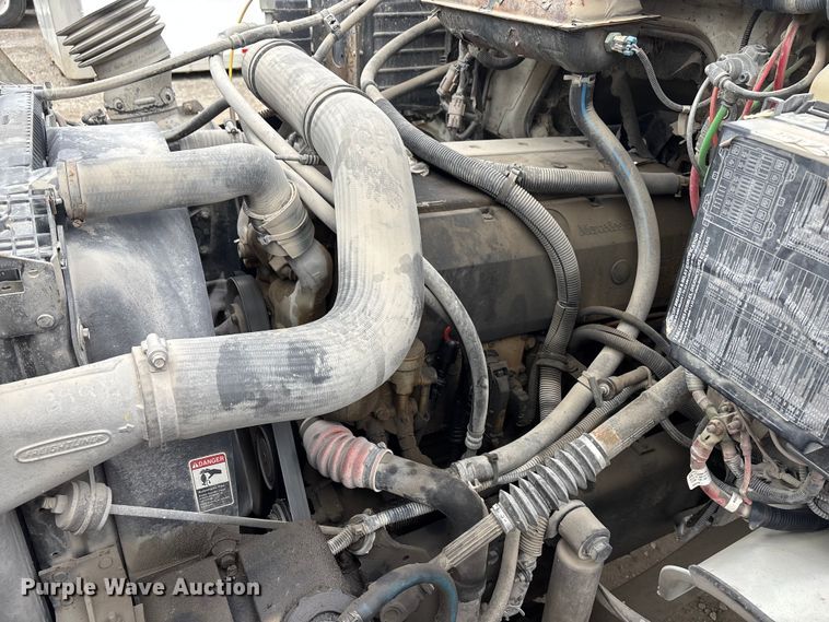 image for item FG1584 2005 Sterling flatbed truck