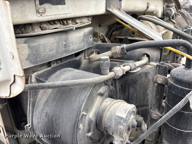 image for item FG1584 2005 Sterling flatbed truck