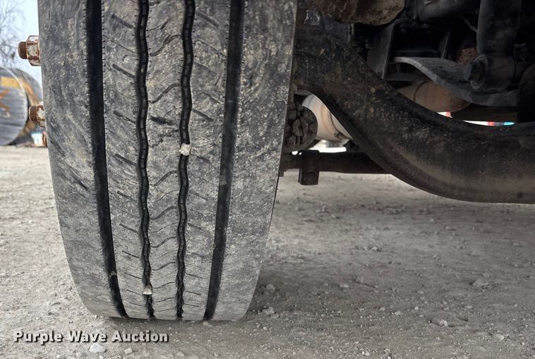 image for item FG1584 2005 Sterling flatbed truck