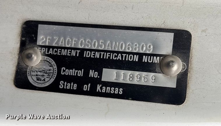 image for item FG1584 2005 Sterling flatbed truck