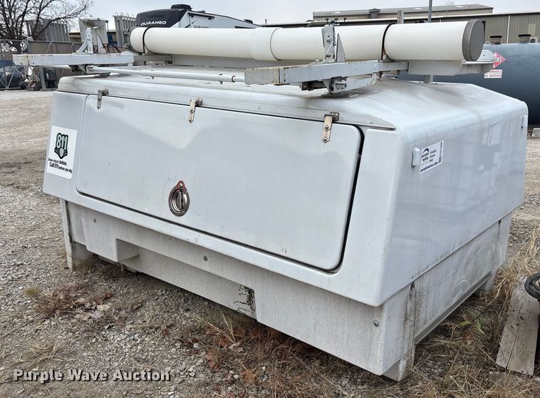 image for item FG1589 Fibre Body fiberglass topper