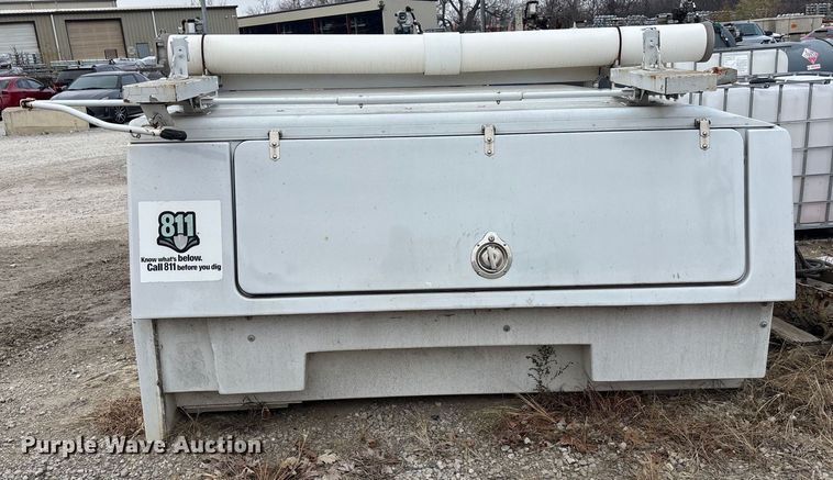 image for item FG1589 Fibre Body fiberglass topper