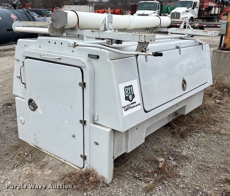 image for item FG1589 Fibre Body fiberglass topper