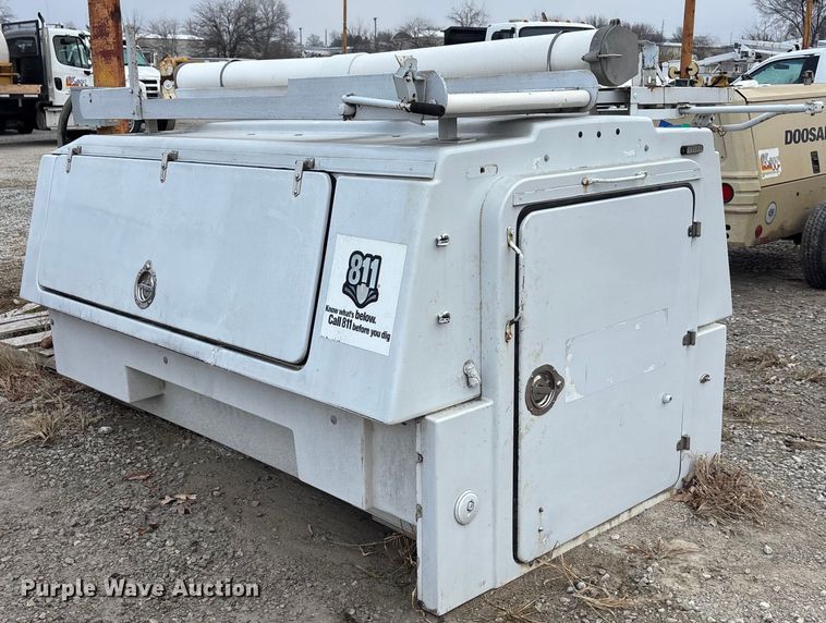 image for item FG1589 Fibre Body fiberglass topper