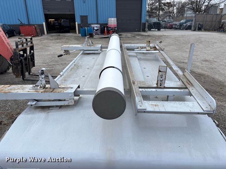 image for item FG1589 Fibre Body fiberglass topper