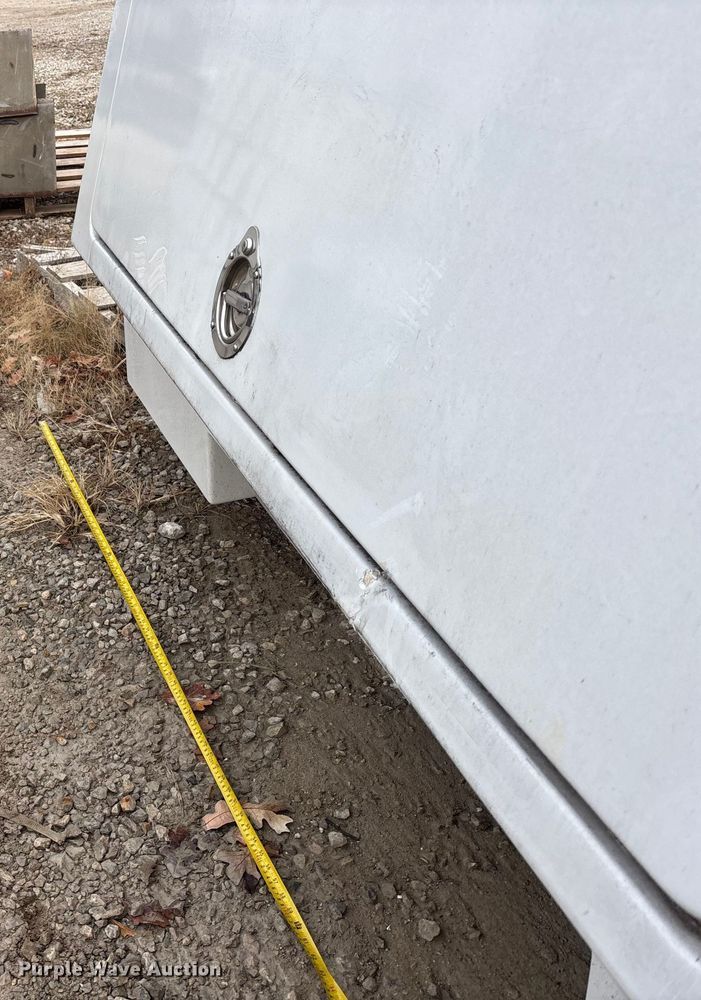 image for item FG1589 Fibre Body fiberglass topper