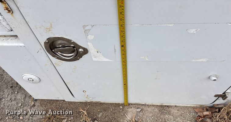 image for item FG1589 Fibre Body fiberglass topper