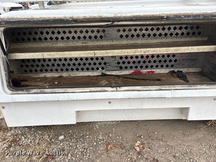 image for item FG1589 Fibre Body fiberglass topper