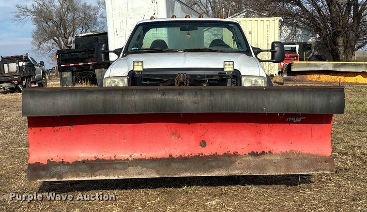 image for item FG1590 2006 Ford F550 truck cab and chassis