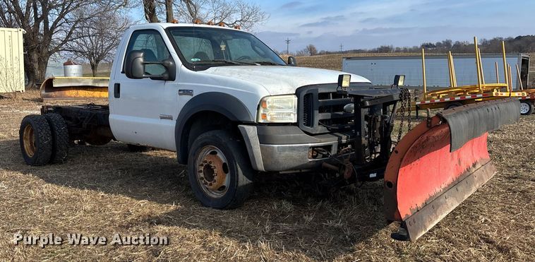 image for item FG1590 2006 Ford F550 truck cab and chassis