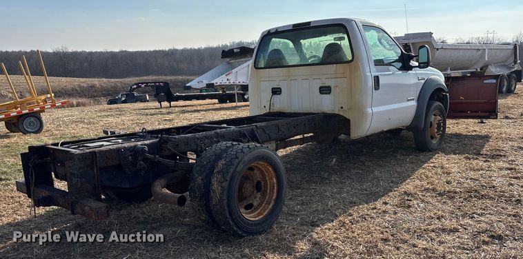image for item FG1590 2006 Ford F550 truck cab and chassis
