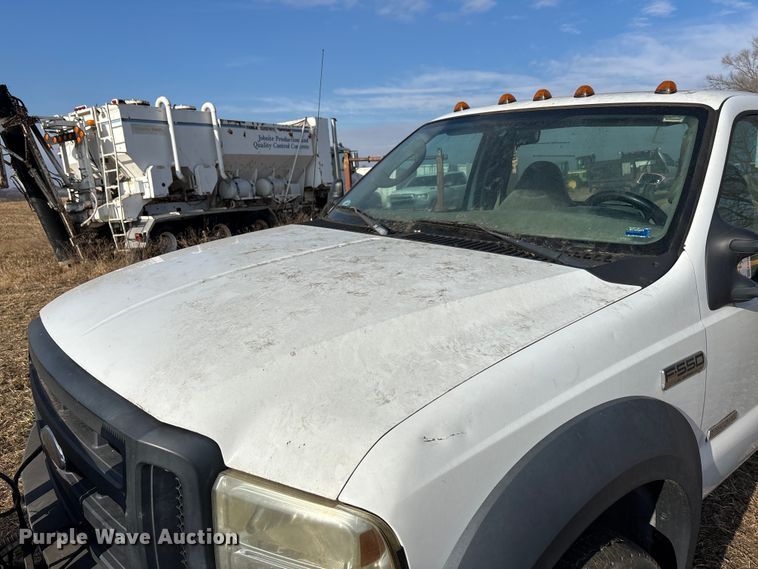 image for item FG1590 2006 Ford F550 truck cab and chassis