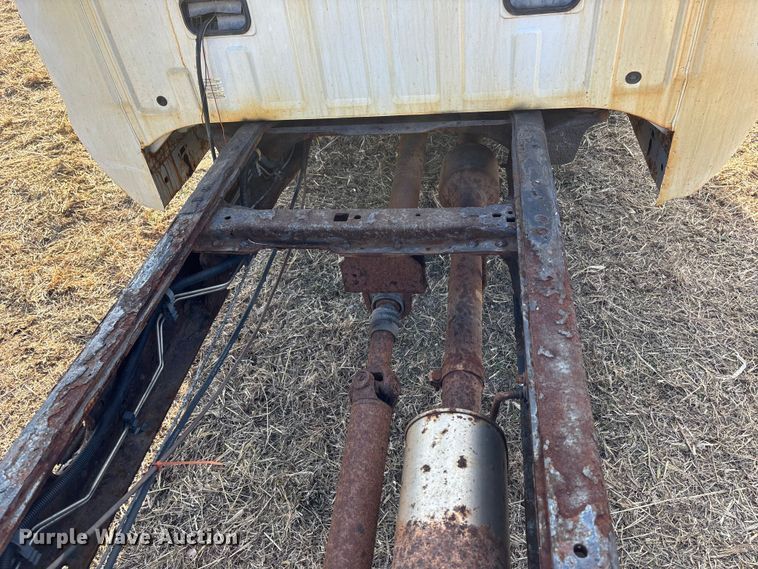 image for item FG1590 2006 Ford F550 truck cab and chassis