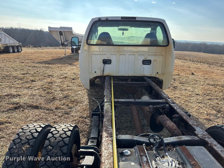 image for item FG1590 2006 Ford F550 truck cab and chassis